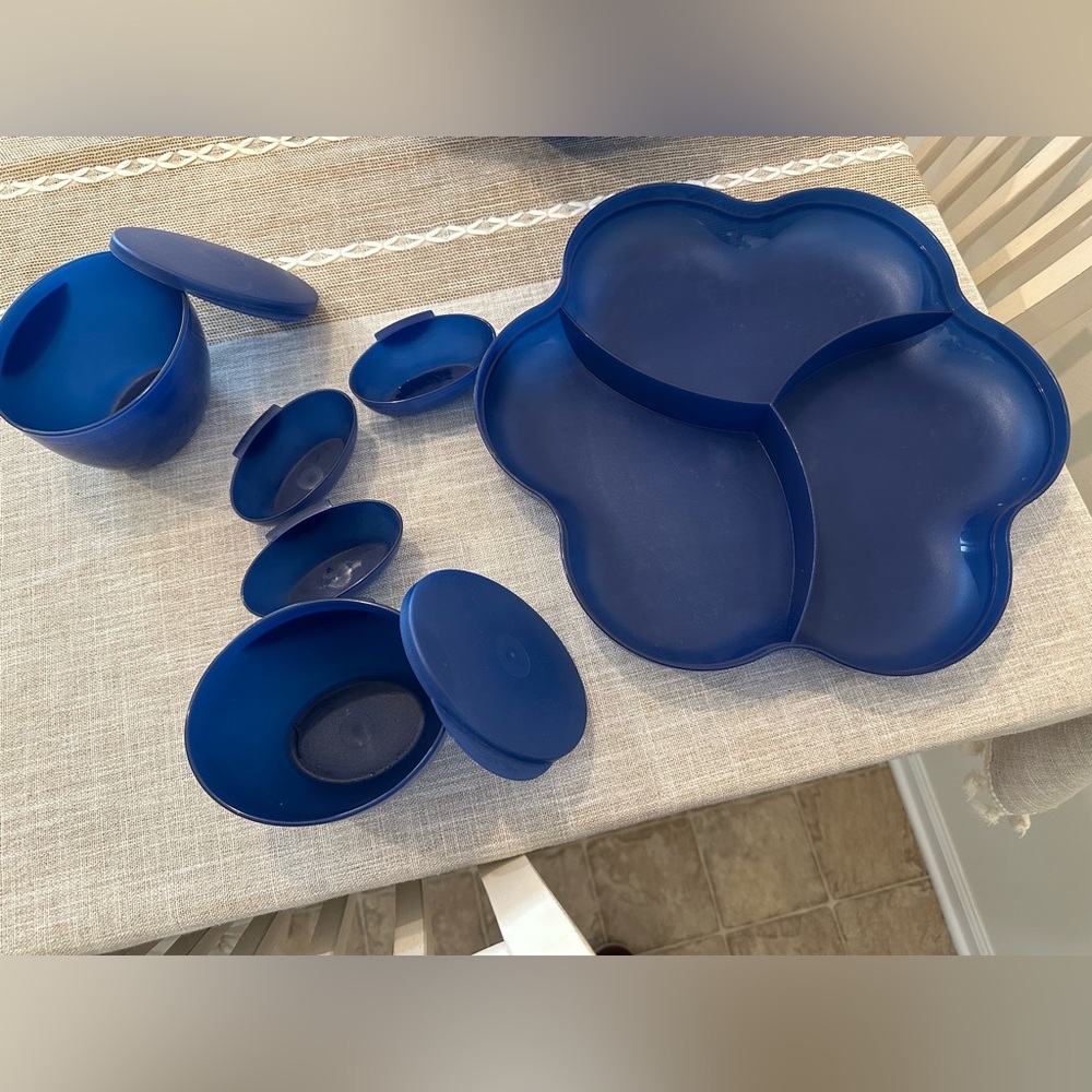 Tupperware Blue Chip Bowl Set - Picture 2 of 3